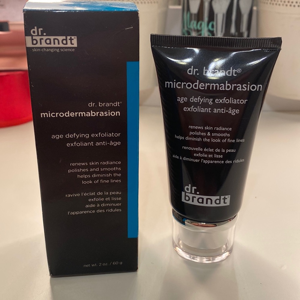 BNIB Dr. Brandt microdermabrasion age defying exfoliater